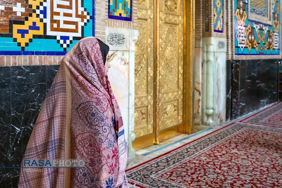 تشرف جمعی از مجروحان لبنانی به حرم مطهر رضوی