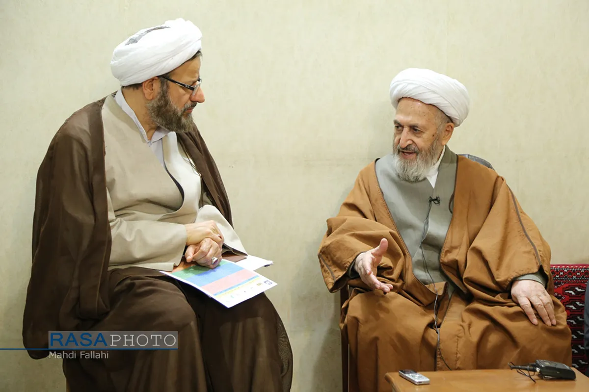 دیدار حجت الاسلام والمسلمین واعظی و دست اندرکاران همایش "نظریه علم اسلامی و کاربست آن در نظام آموزش و پرورش" با حضرت آیت الله سبحانی&lrm;