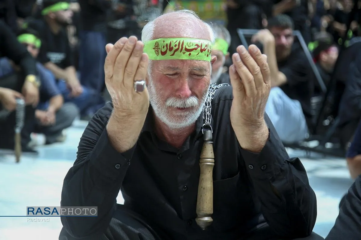 نماز جماعت و عزاداری ظهر عاشورای حسینی در قم