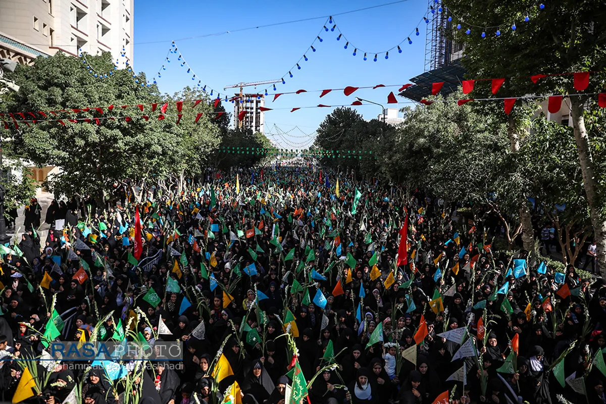 گلباران حرم مطهر رضوی در سالروز ولادت حضرت معصومه&lrm; (سلام الله علیها)