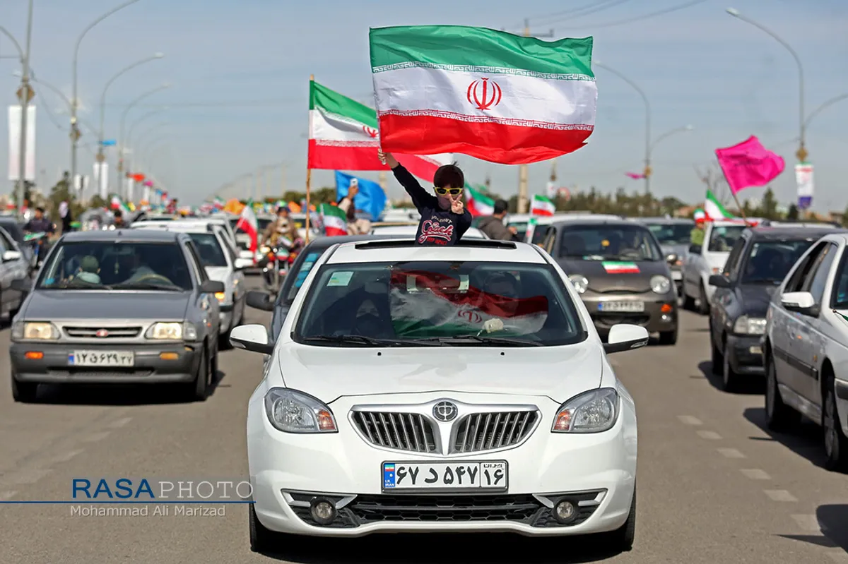 عکس&zwnj;های منتخب خبرگزاری رسا از راهپیمایی یوم الله ۲۲ بهمن ۱۳۹۹