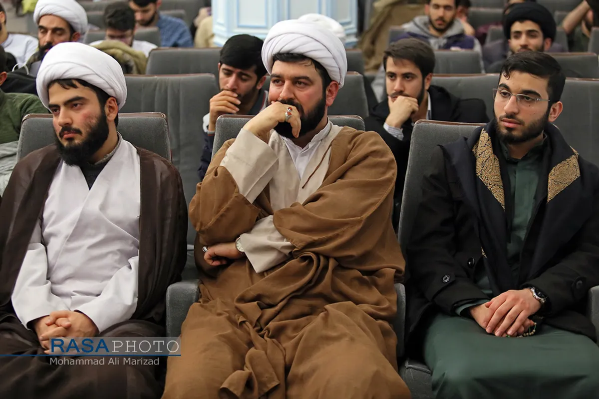 دیدار جمعی از طلاب مدارس علمیه قم با آیت الله مصباح یزدی