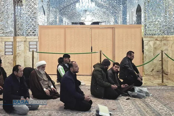 بی&zwnj;هیاهو، بی&zwnj;تشریفات و همانند مردم؛ وقتی آیت الله شب زنده&zwnj;دار  رئیس شورای عالی حوزه&zwnj;های علمیه سراسر کشور به زیارت کریمه اهل&zwnj;بیت (سلام&zwnj;الله&zwnj;علیها) می&zwnj;رود
