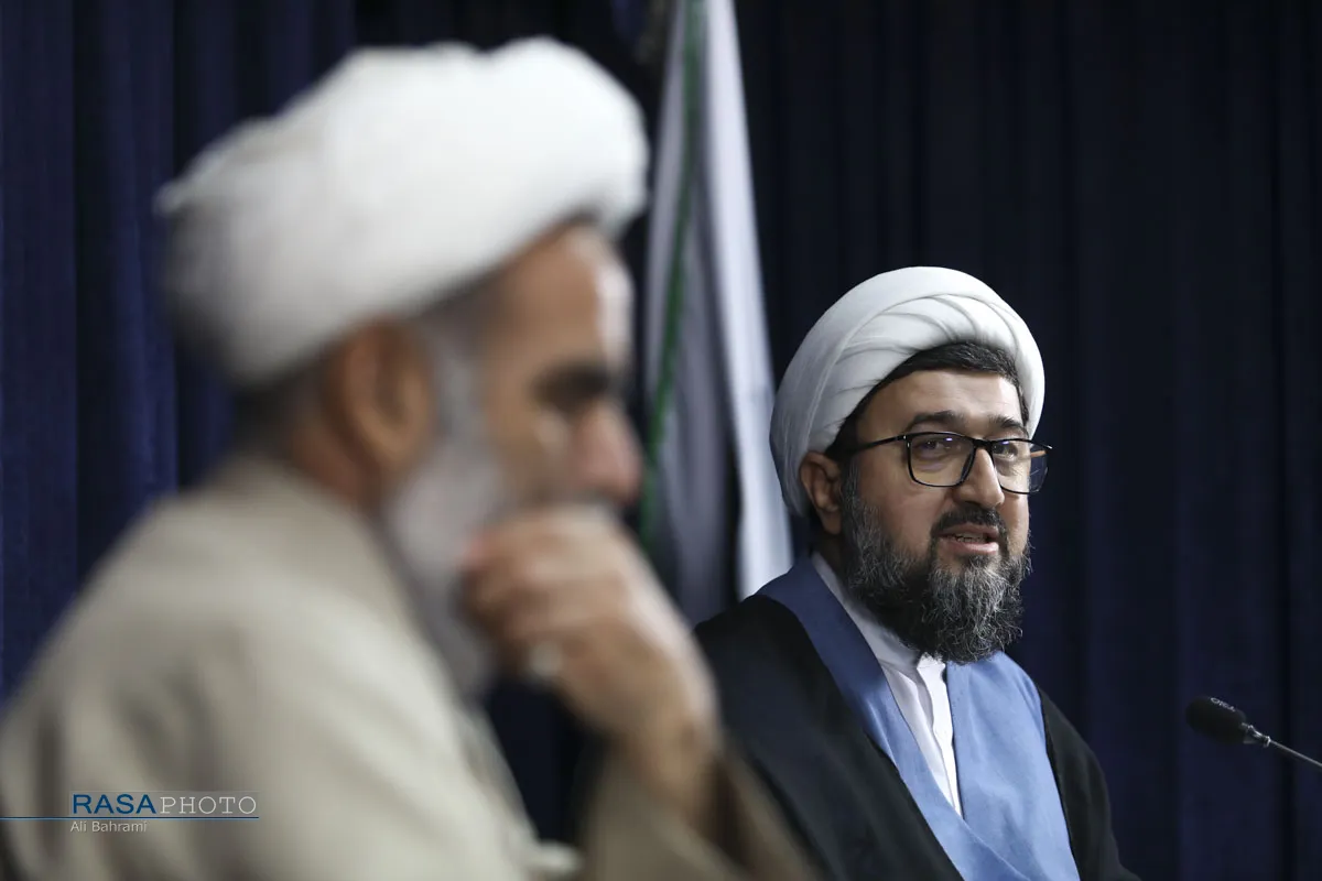 نشست از دفاع مقدس تا مقاومت جهانی
