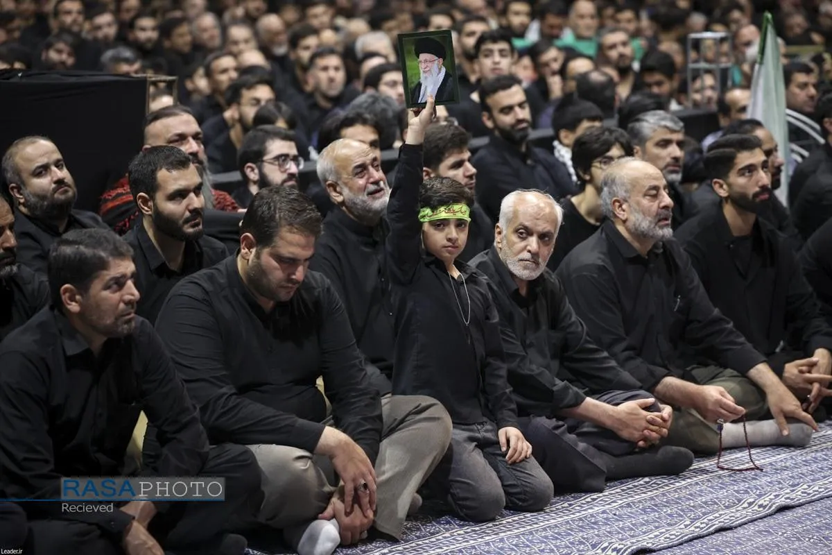 مراسم عزاداری شب تاسوعا در جوار محل شهادت رهبر شهید انقلاب اسلامی