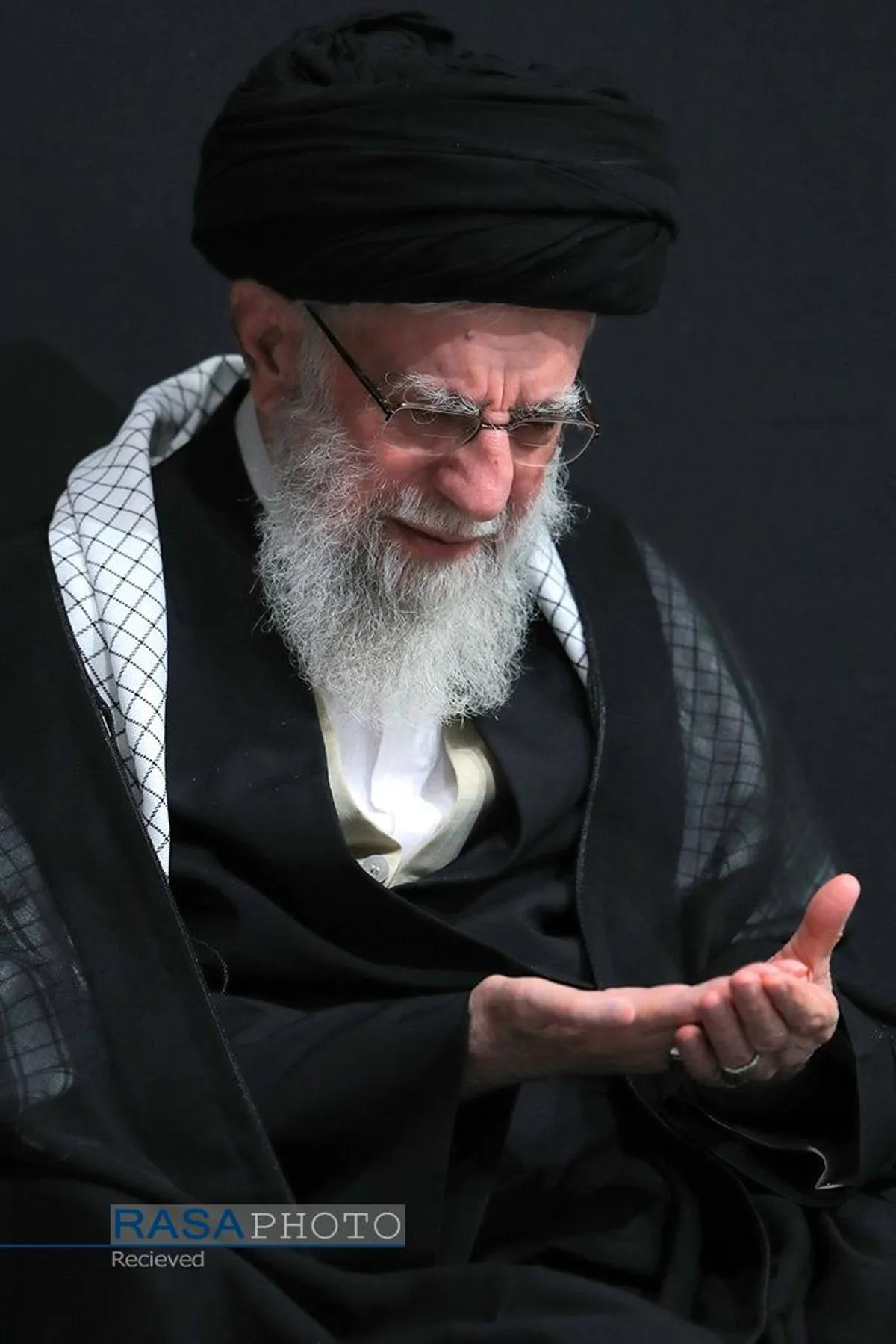اولین شب عزاداری حضرت اباعبدالله الحسین (علیه&zwnj;السلام) با حضور رهبر انقلاب
