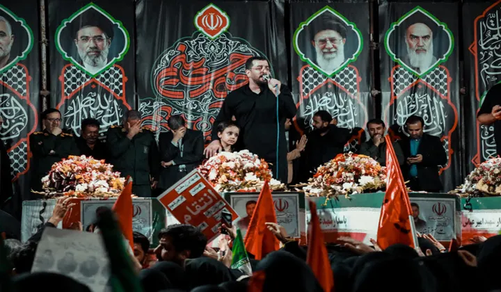 آیین وداع با شهدا در کاشان آیین وداع با شهدا در کاشان