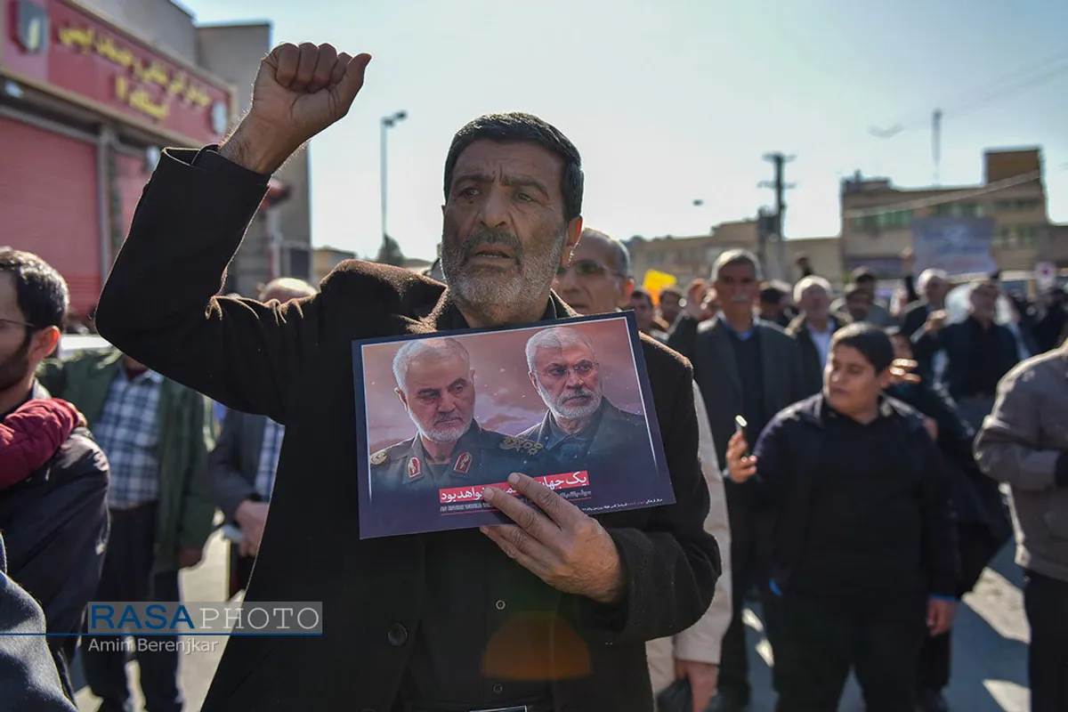 راهپیمایی نمازگزاران شیراز در حمایت از عزت و اقتدار نظام اسلامی