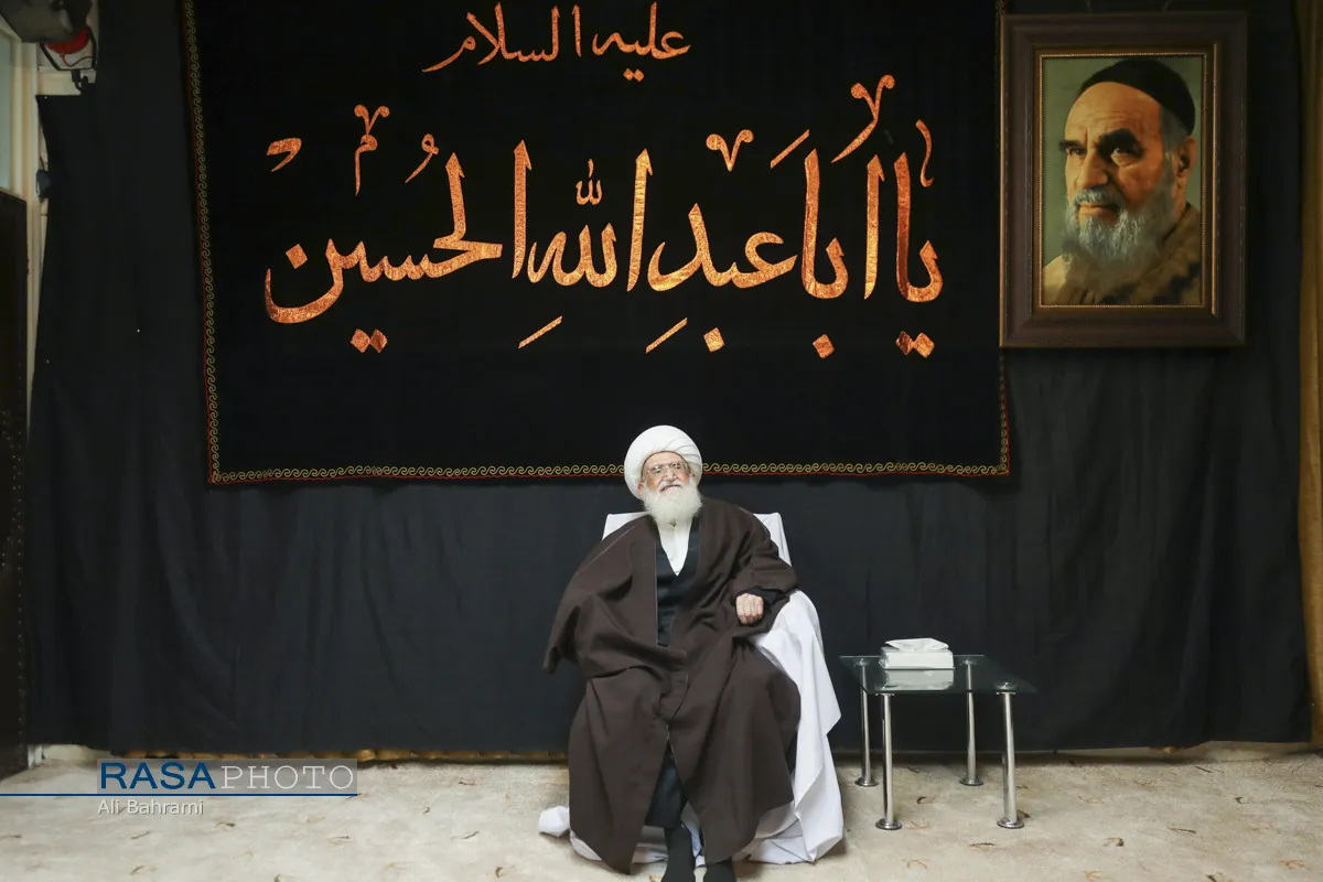گرامیداشت رهبر شهید انقلاب در بیت حضرت آیت الله نوری همدانی
