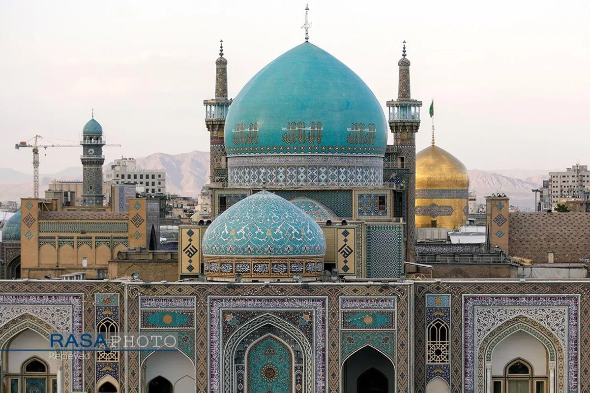 قرائت دعای پرفیض عرفه در حرم مطهر رضوی
