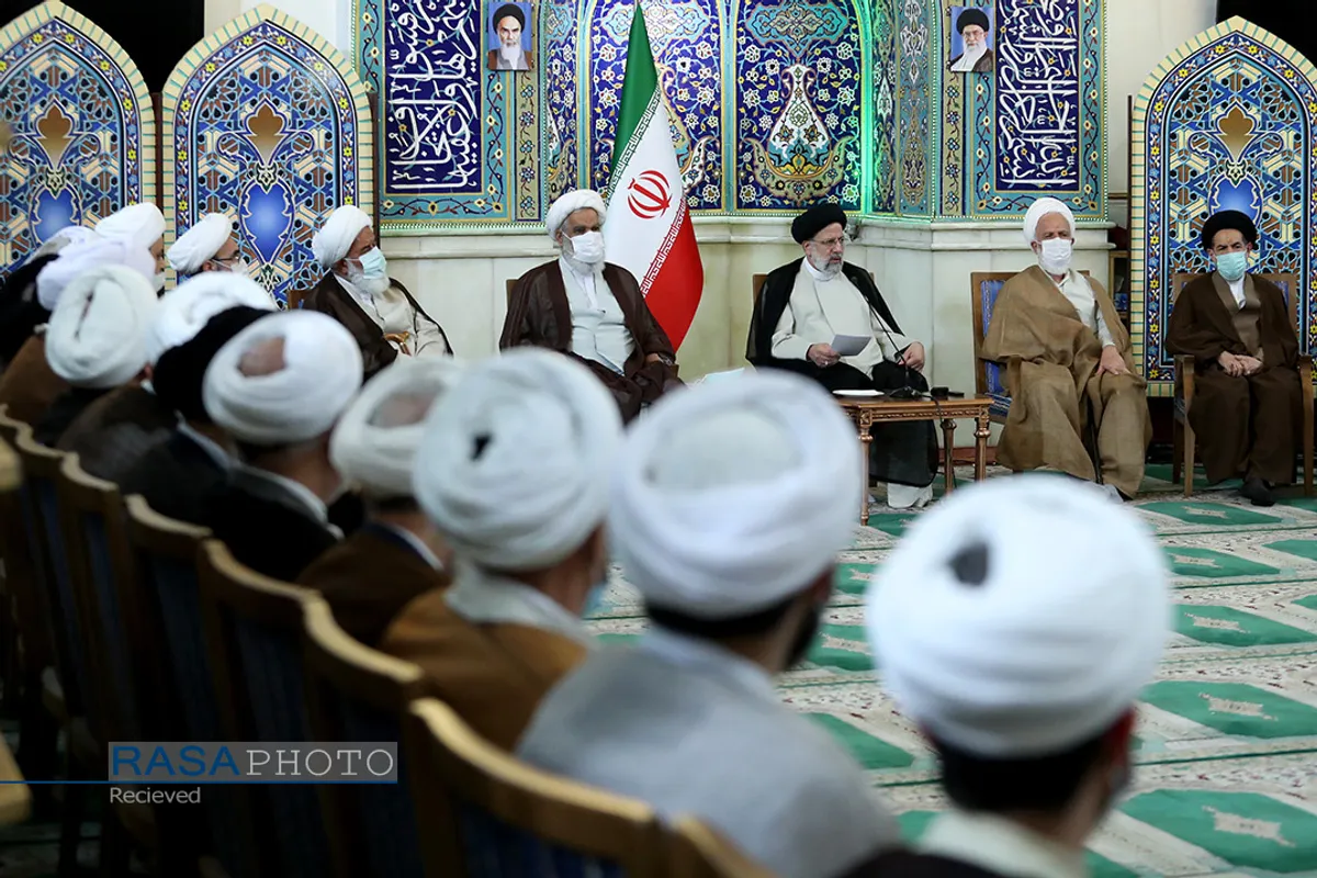 دیدار جمعی از علما و شخصیت&zwnj;های حوزوی با رئیس جمهور
