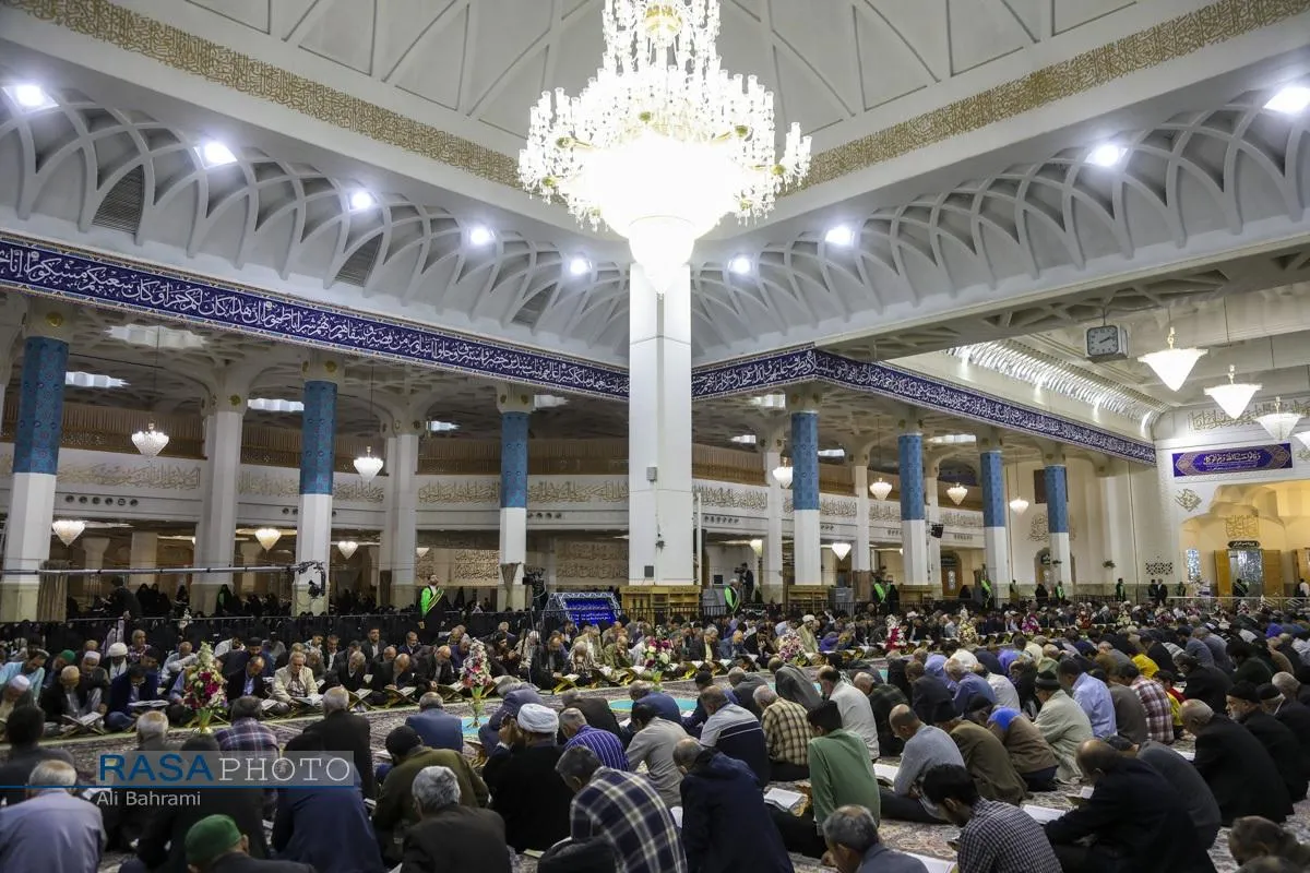 آئین جزء&zwnj;خوانی قرآن کریم در حرم کریمه اهل&zwnj;بیت (ع)