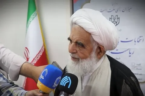 رئیس جمهور به سوگندی که در پیشگاه خداوند می خورد، عمل کند