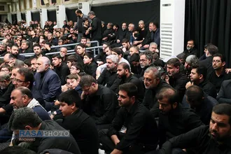 مراسم عزاداری شب عاشورای حسینی (علیه&zwnj;السلام) با حضور رهبر انقلاب