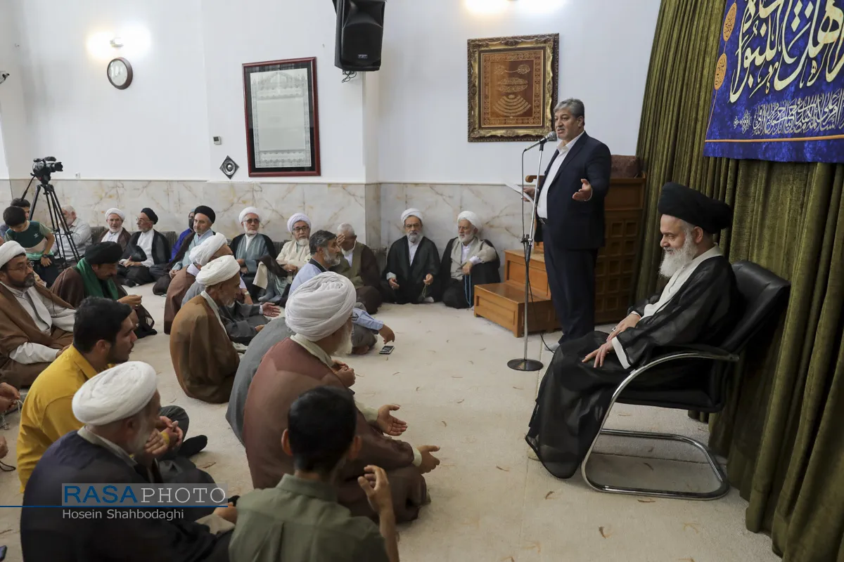 جشن میلاد پیامبر (ص) و عمامه گذاری طلاب در بیوت مراجع تقلید
