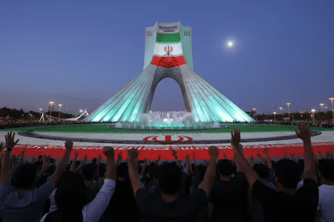 گلبانگ «الله‌ اکبر» در سراسر ایران طنین انداز شد
