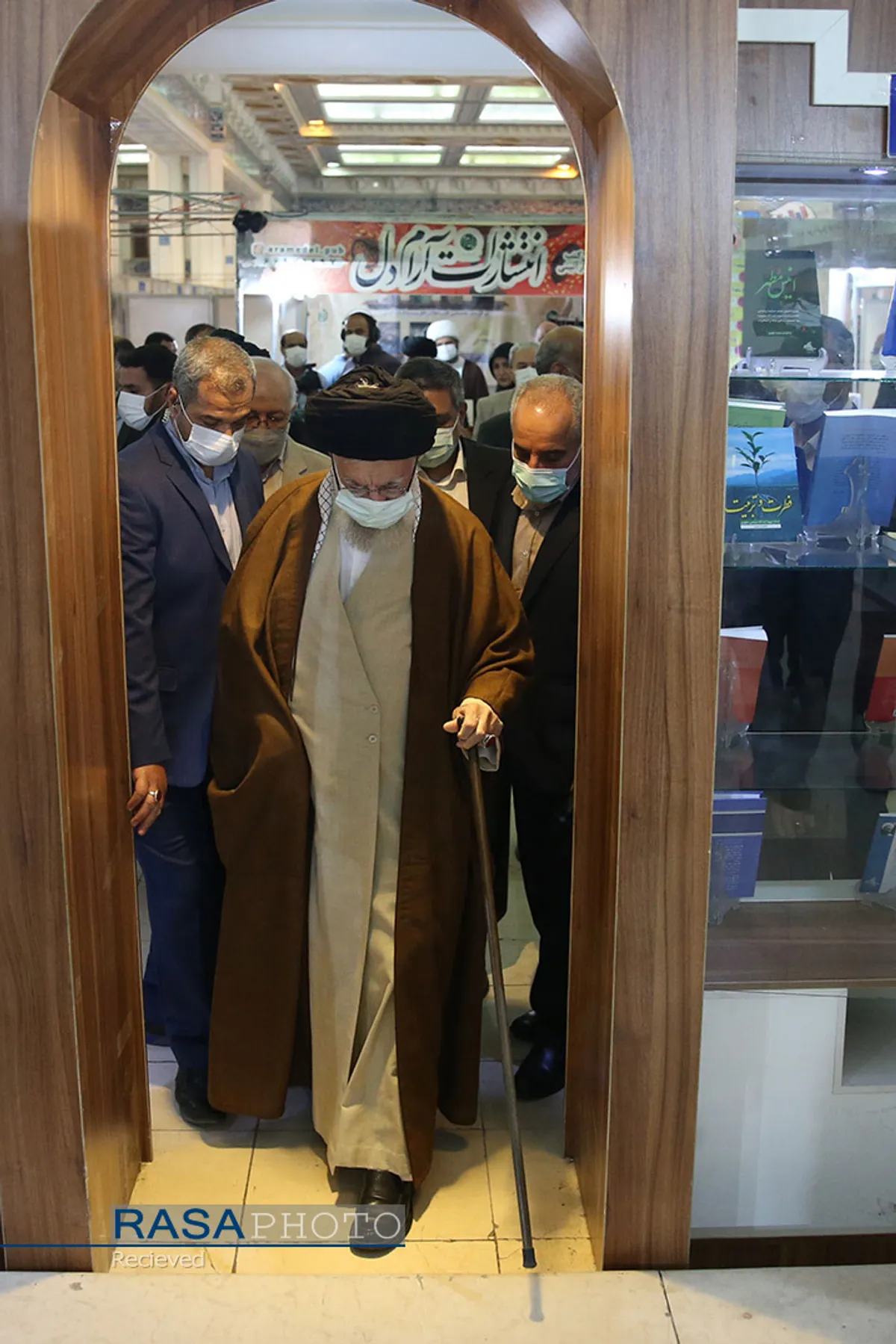 بازدید مقام معظم رهبری از سی و&zwnj;&zwnj; چهارمین نمایشگاه بین&zwnj;المللی کتاب تهران