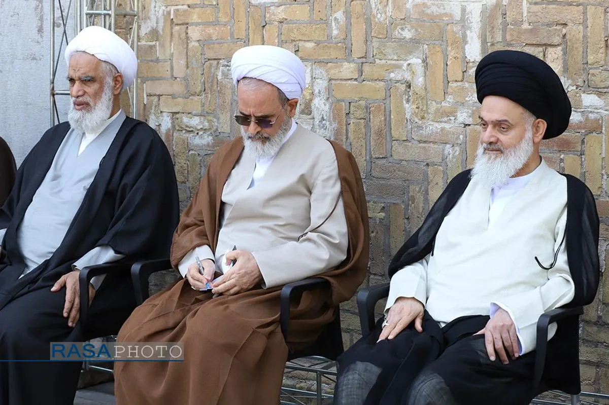 تجمع طلاب و فضلای حوزه در حمایت از عملیات مقتدرانه نیرو&zwnj;های مسلح -۱