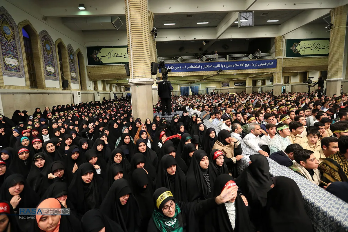 دیدار هزاران نفر از دانشجویان و دانش&zwnj;آموزان با مقام معظم رهبری