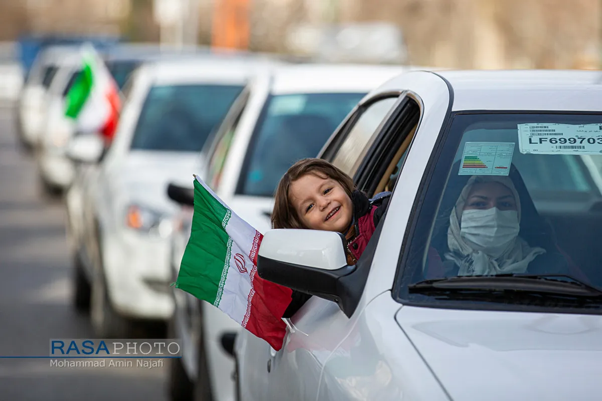 عکس&zwnj;های منتخب خبرگزاری رسا از راهپیمایی یوم الله ۲۲ بهمن ۱۳۹۹