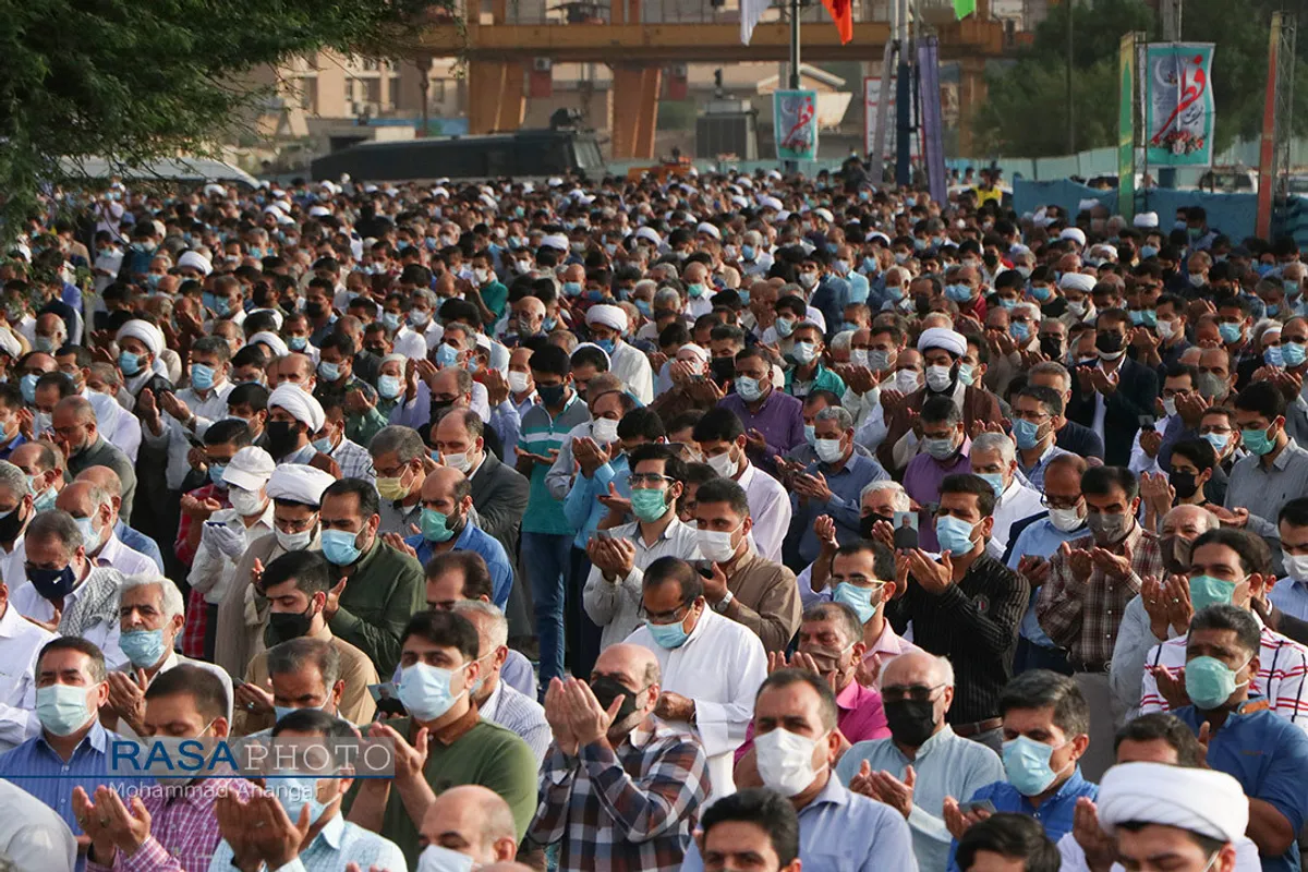 نماز عید سعید فطر به امامت آیت الله موسوی جزایری