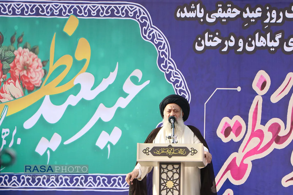 نماز عید سعید فطر به امامت آیت الله موسوی جزایری