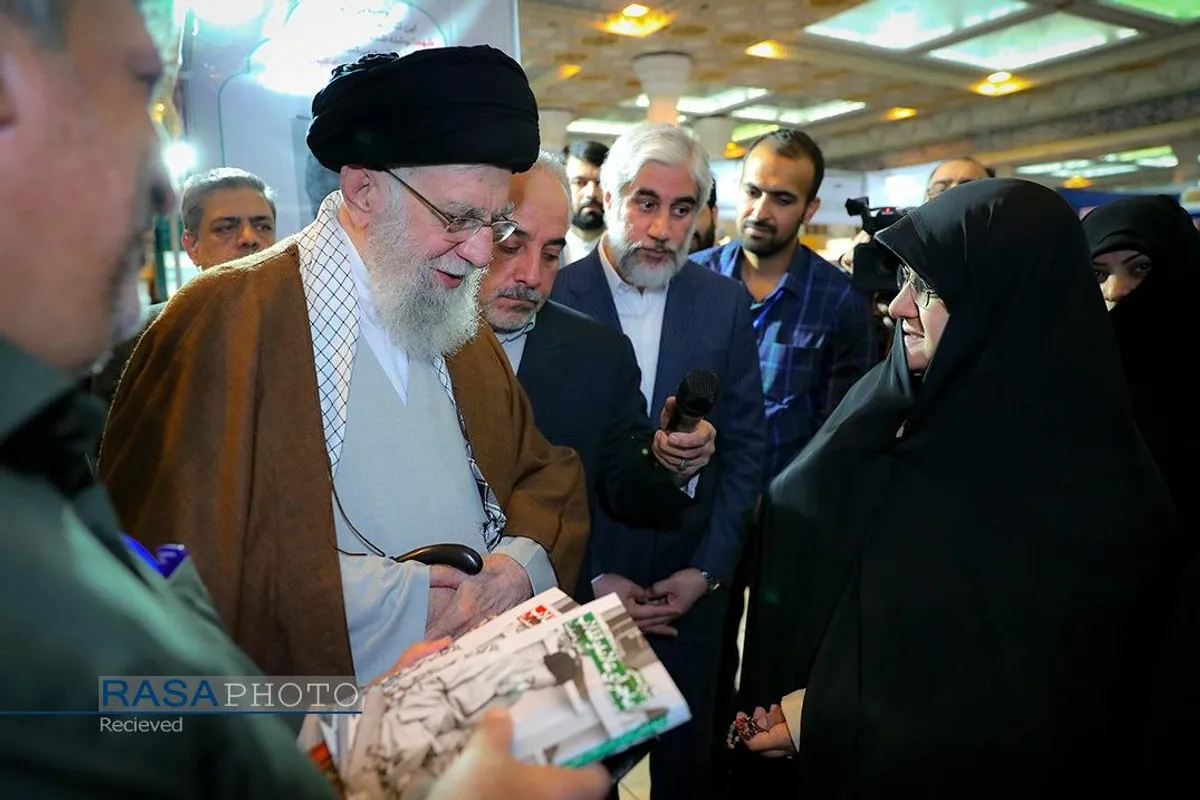 بازدید رهبر معظم انقلاب از سی و پنجمین نمایشگاه بین&zwnj;المللی کتاب تهران