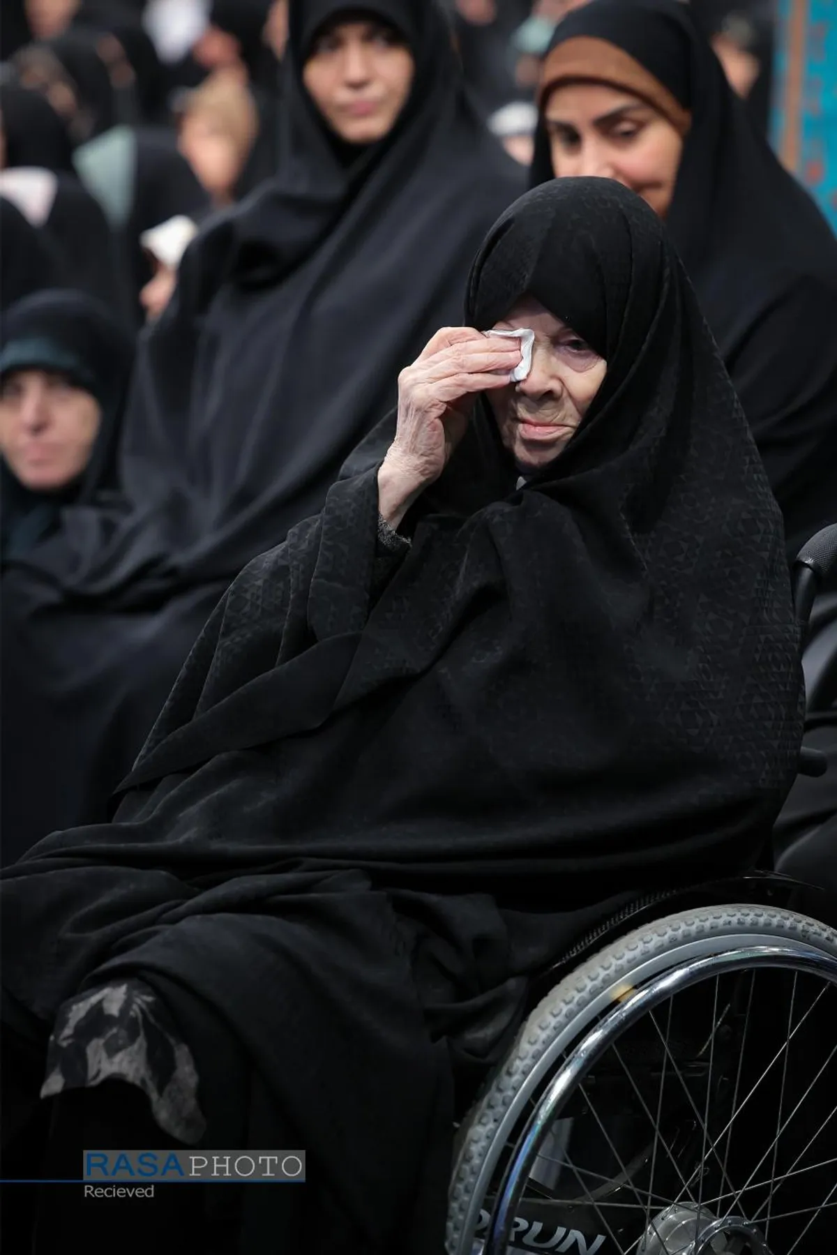 دیدار هزاران نفر از زنان و دختران با رهبر انقلاب