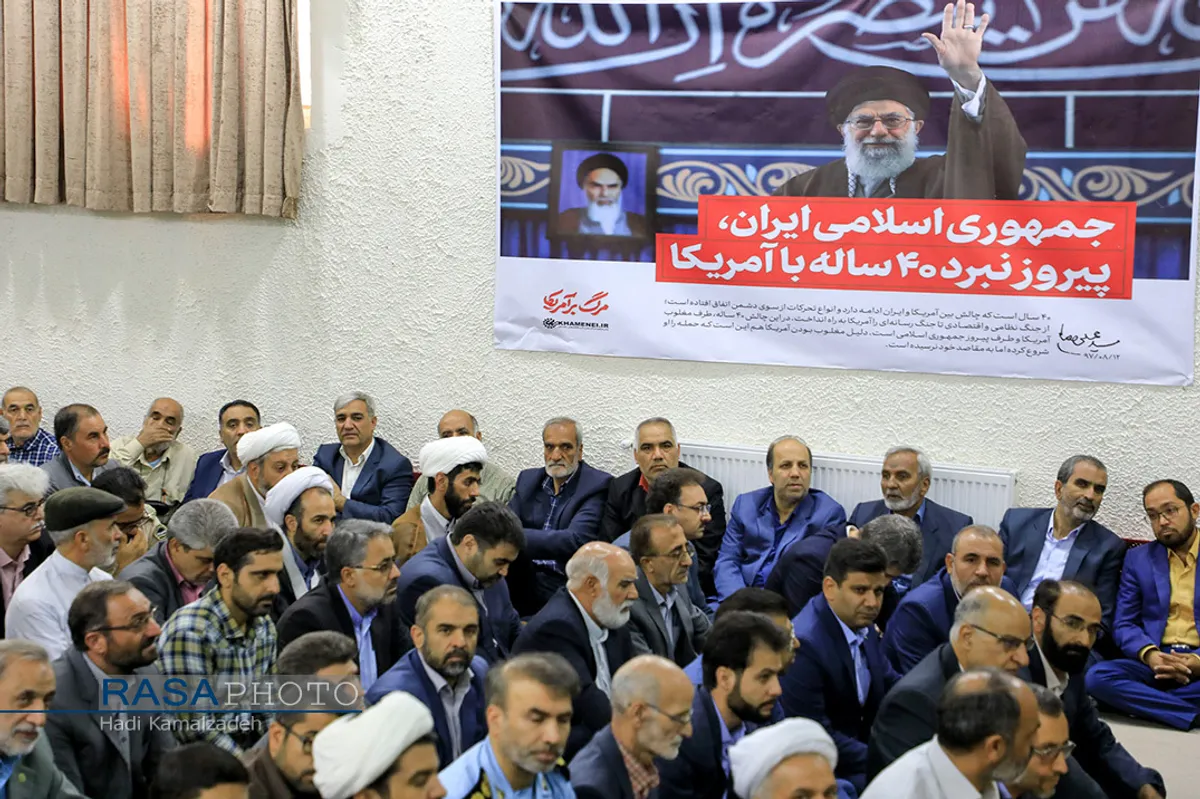 نشست تبیین گام دوم انقلاب در دفتر نماینده ولی فقیه با سخنرانی حجت الاسلام محسنی اژه ای