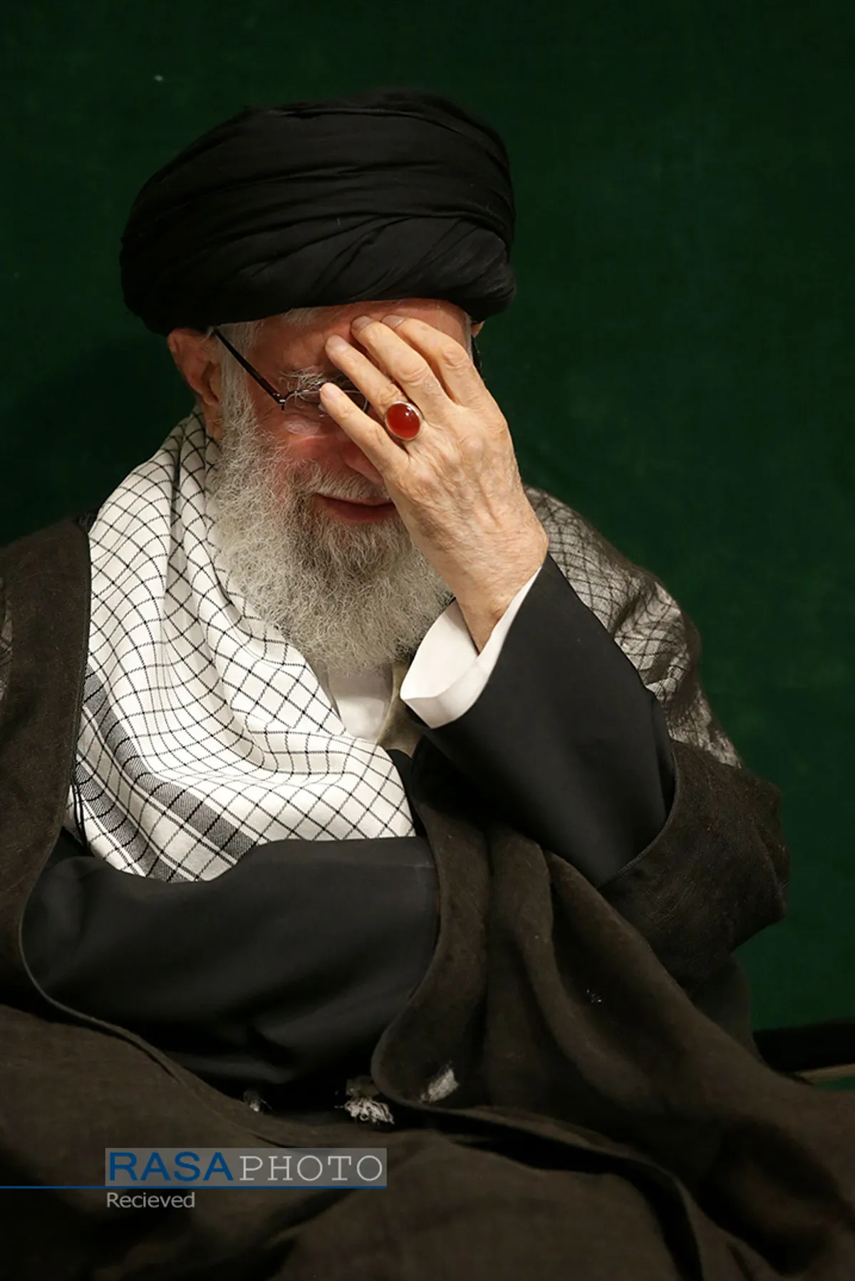 اولین شب مراسم عزاداری حضرت اباعبدالله الحسین (علیه&zwnj;السلام) با حضور رهبر انقلاب امام خامنه ای
