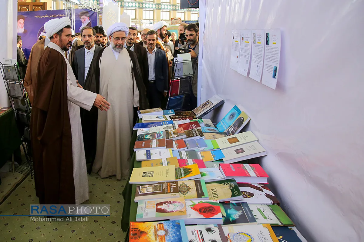 افتتاحیه دومین نمایشگاه دستاوردهای پژوهشی جامعه المصطفی العالمیه&lrm;
