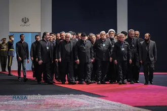 مراسم ادای احترام به پیکر مطهر رهبر شهید انقلاب اسلامی