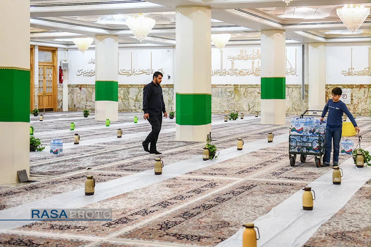 سفره افطار حرم کریمه اهلبیت (سلام&zwnj;الله&zwnj;علیها) در قم