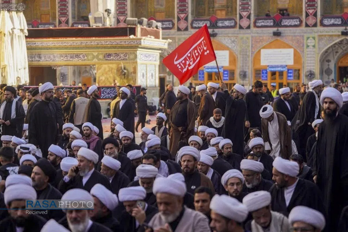 حضور گسترده علماء حوزه علمیه نجف اشرف در مراسم تشییع رهبر شهید انقلاب
