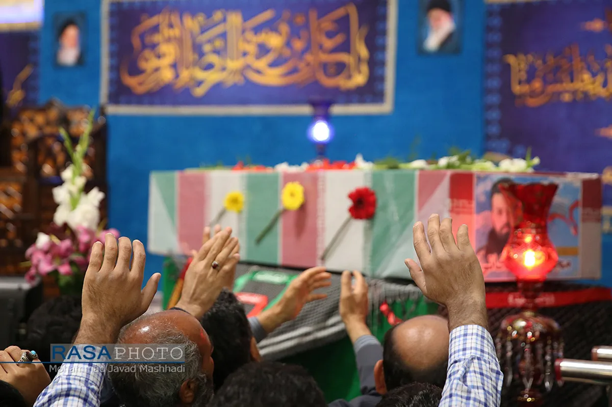تشییع پیکر شهید مدافع حرم، مجید قربانخوانی در حرم امام رضا (علیه السلام)