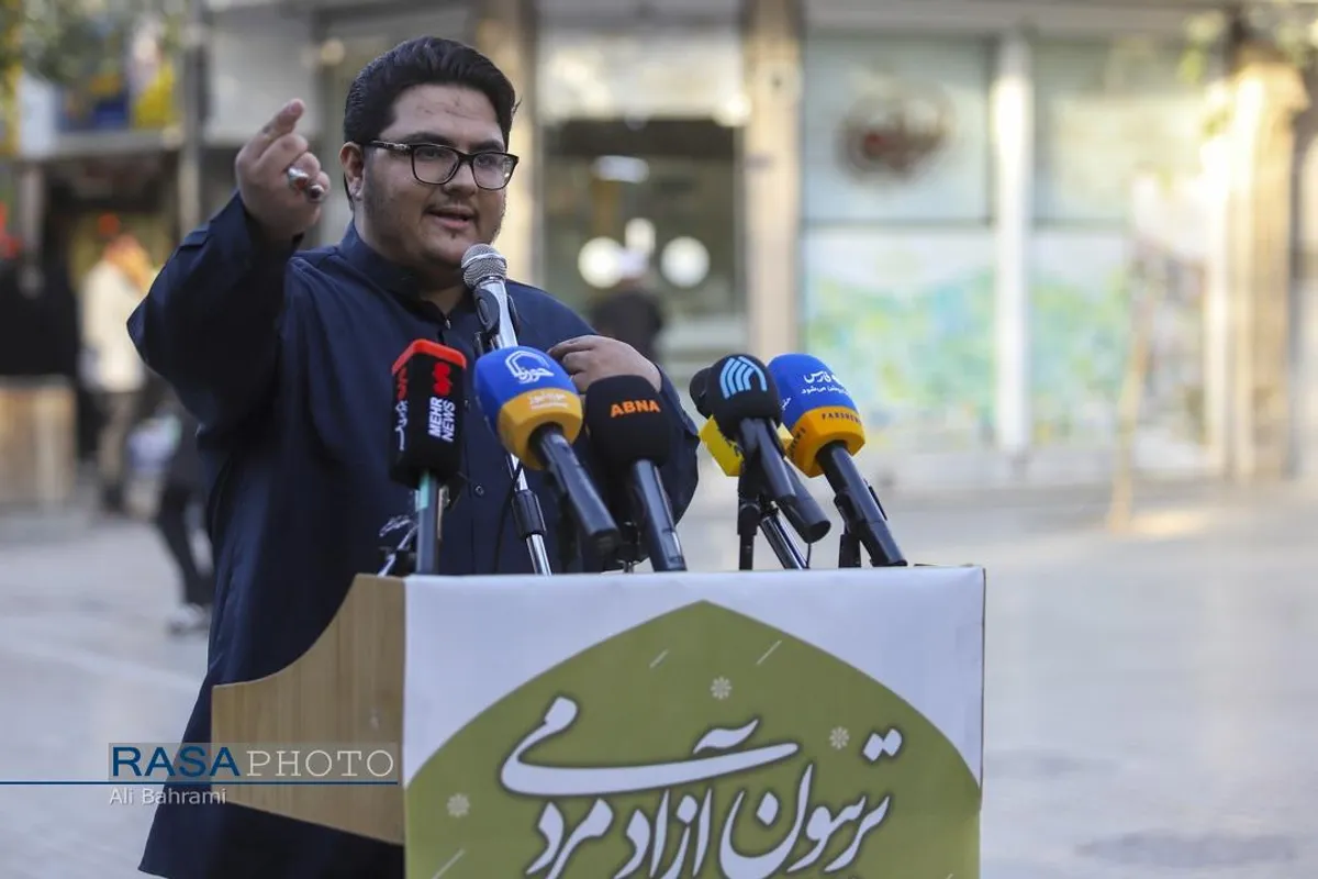 تریبون آزاد مردمی با موضوع  برکات جنگ