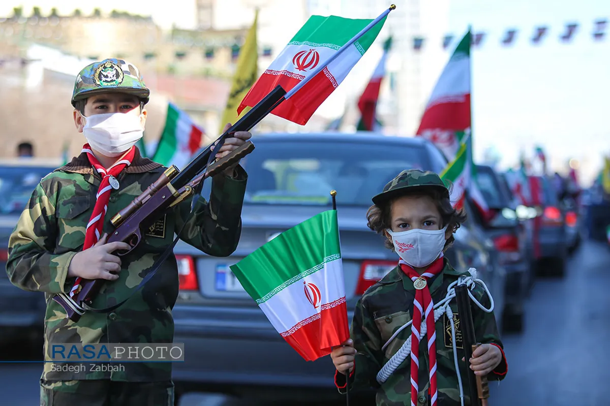 عکس&zwnj;های منتخب خبرگزاری رسا از راهپیمایی یوم الله ۲۲ بهمن ۱۳۹۹