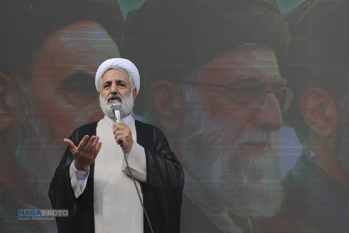 زنجیره انسانی مدافعان حجاب وعفاف
