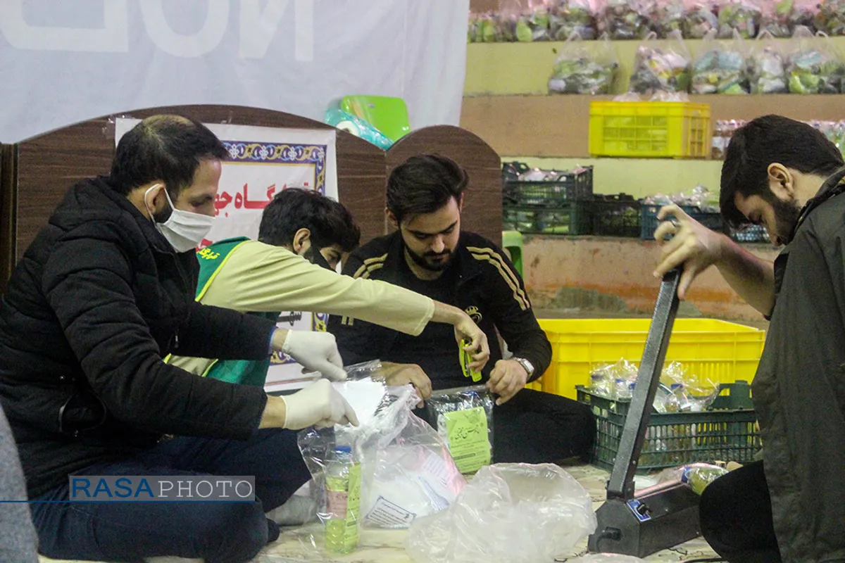 تولید محلول&zwnj;های ضد عفونی کننده توسط قرارگاه جهادی امام حسن مجتبی (علیه السلام) استان مازندران