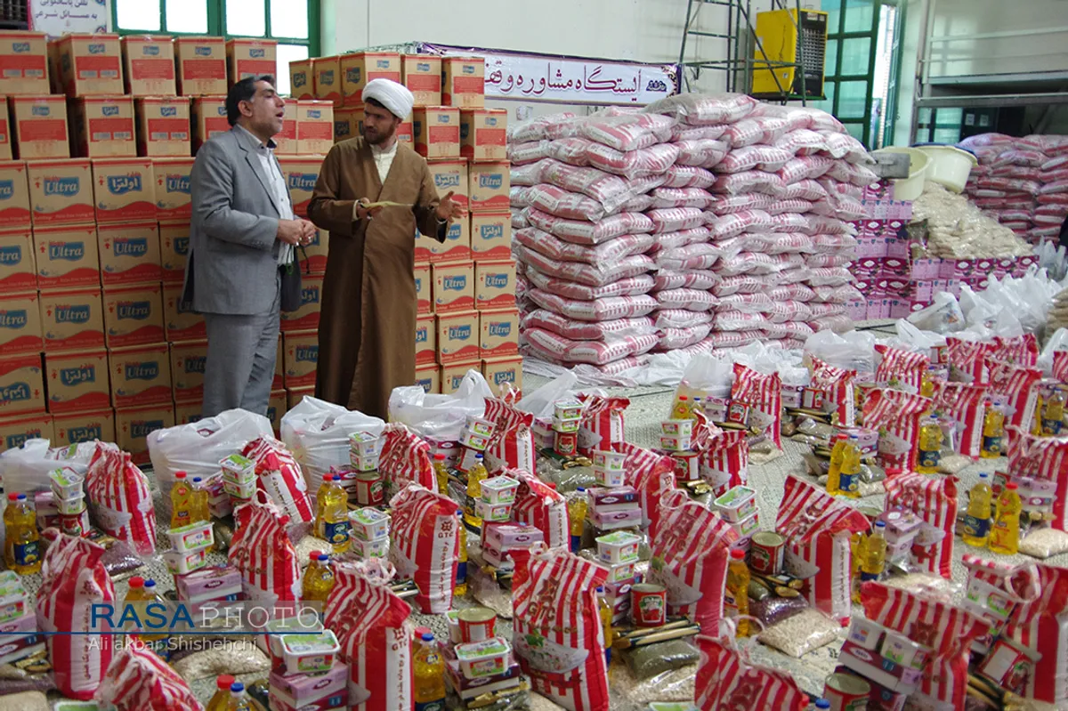 تهیه و توزیع ۴۰۰۰ بسته مواد غذایی در مشهد