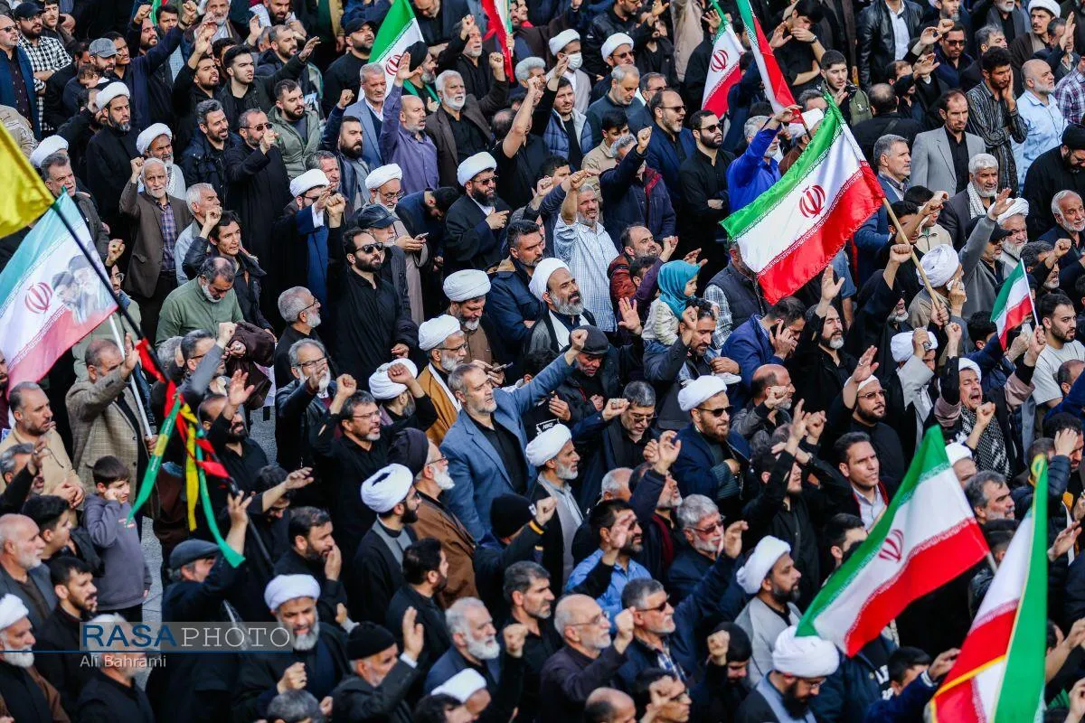 تشییع پیکر ۱۷ شهید تجاوز آمریکایی صهیونی به پردیسان