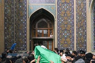 تشییع پیکر آیت&zwnj;الله امامی کاشانی در حرم مطهر رضوی