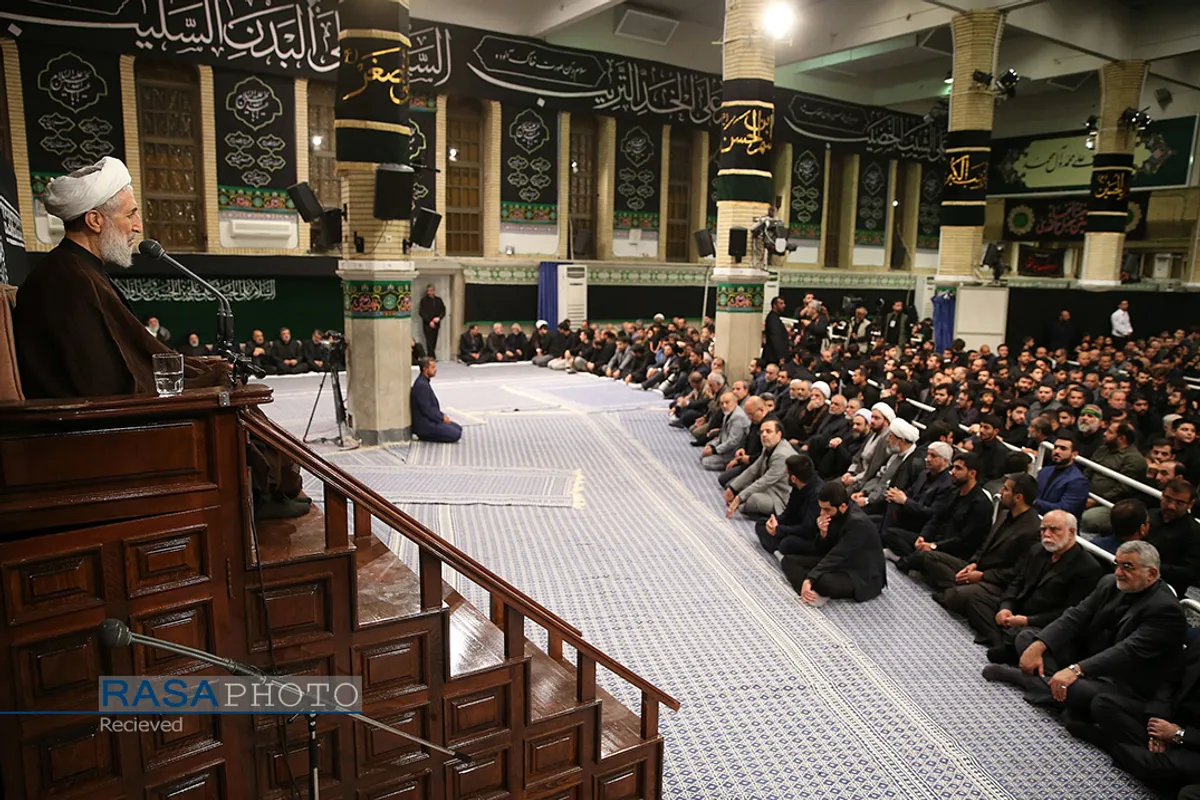 اولین شب مراسم عزاداری حضرت اباعبدالله الحسین (علیه&zwnj;السلام) با حضور رهبر انقلاب امام خامنه ای