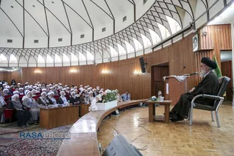 اولین اجلاسیه سراسری ایمان و&zwnj;امید امام خمینی (ره) در اندیشه امام خامنه&zwnj;ای