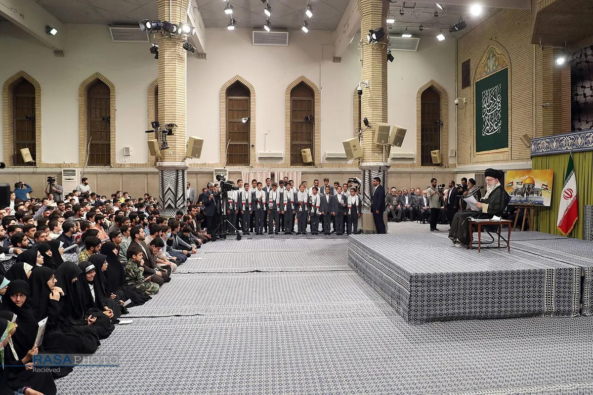 دیدار دانش&zwnj;آموزان و دانشجویان با مقام معظم رهبری