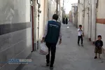 توزیع اقلام حمایتی به خانواده&zwnj;های نیازمند توسط گروه جهادی امام رضایی&zwnj;ها