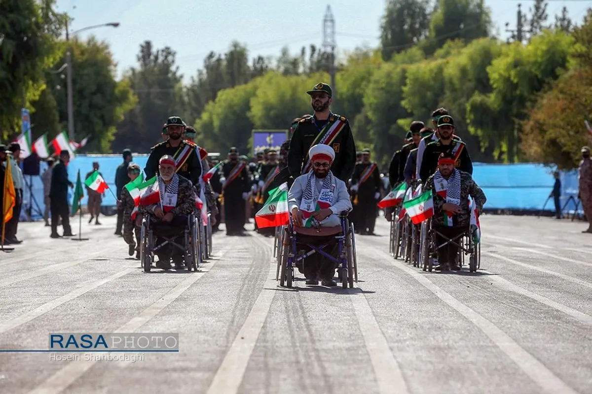 رژه یگان&zwnj;های نمونه نظامی و انتظامی نیروهای مسلح استان قم