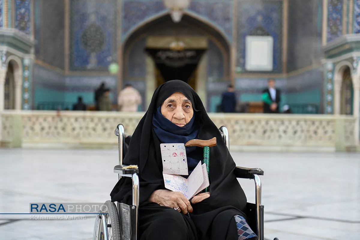 پای کار انقلاب...