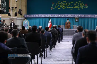 دیدار جمعی از مداحان اهل&zwnj;بیت (علیهم&zwnj;السلام) با مقام معظم رهبری