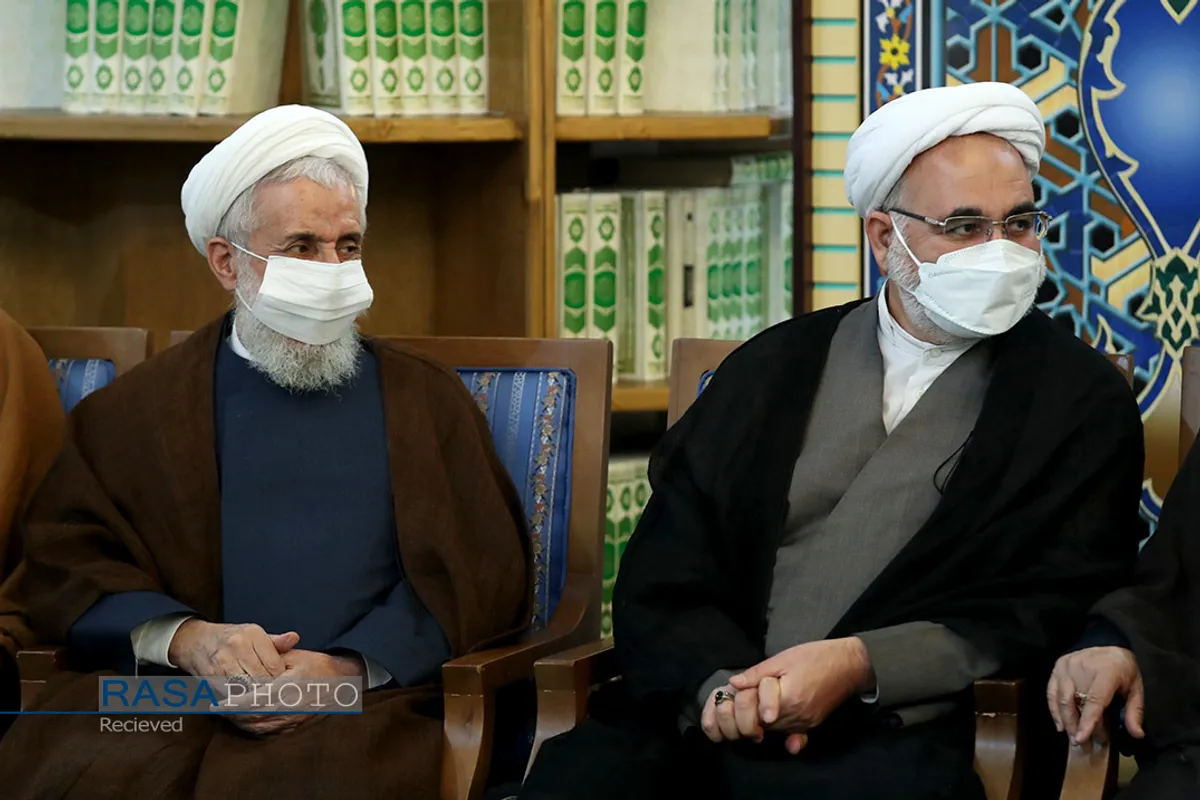 دیدار جمعی از علما و شخصیت&zwnj;های حوزوی با رئیس جمهور